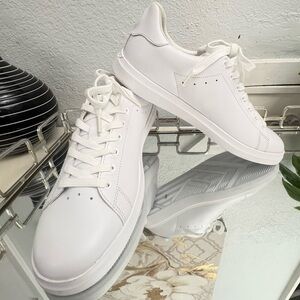 Tory Burch Howell Court 
Titanium White Leather Lace Up Women’s Sneakers Size 10